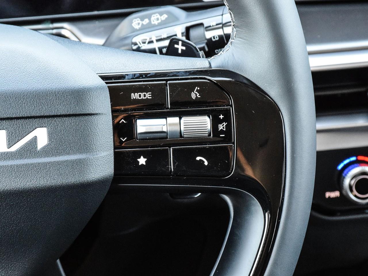 2026 Kia Sorento Plug-In Hybrid 2026 Kia Sorento – Plug-In Hybrid LX Photo