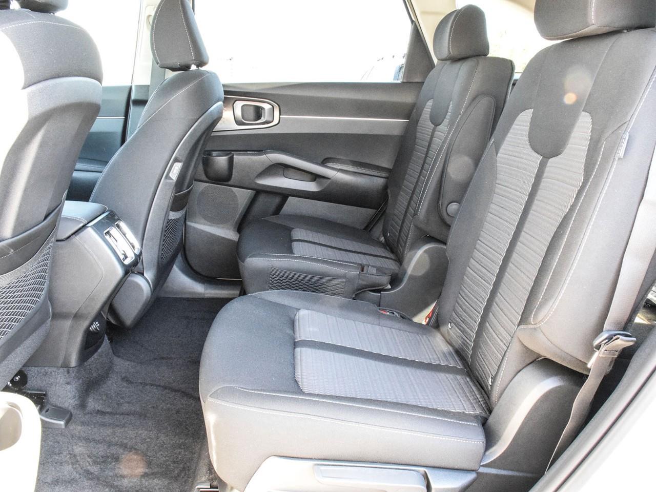2026 Kia Sorento Plug-In Hybrid 2026 Kia Sorento – Plug-In Hybrid LX Photo