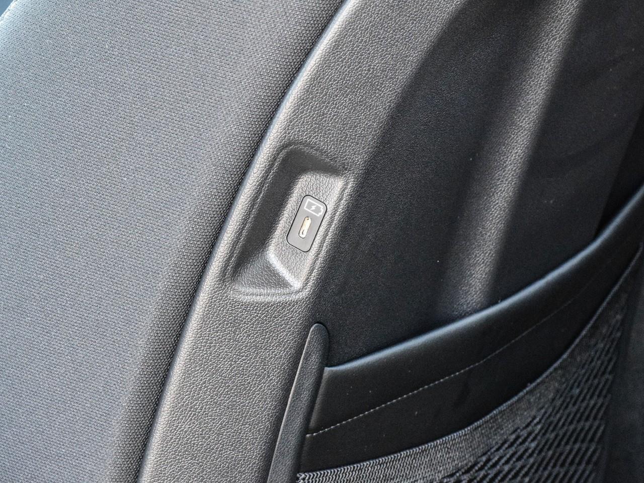 2026 Kia Sorento Plug-In Hybrid 2026 Kia Sorento – Plug-In Hybrid LX Photo