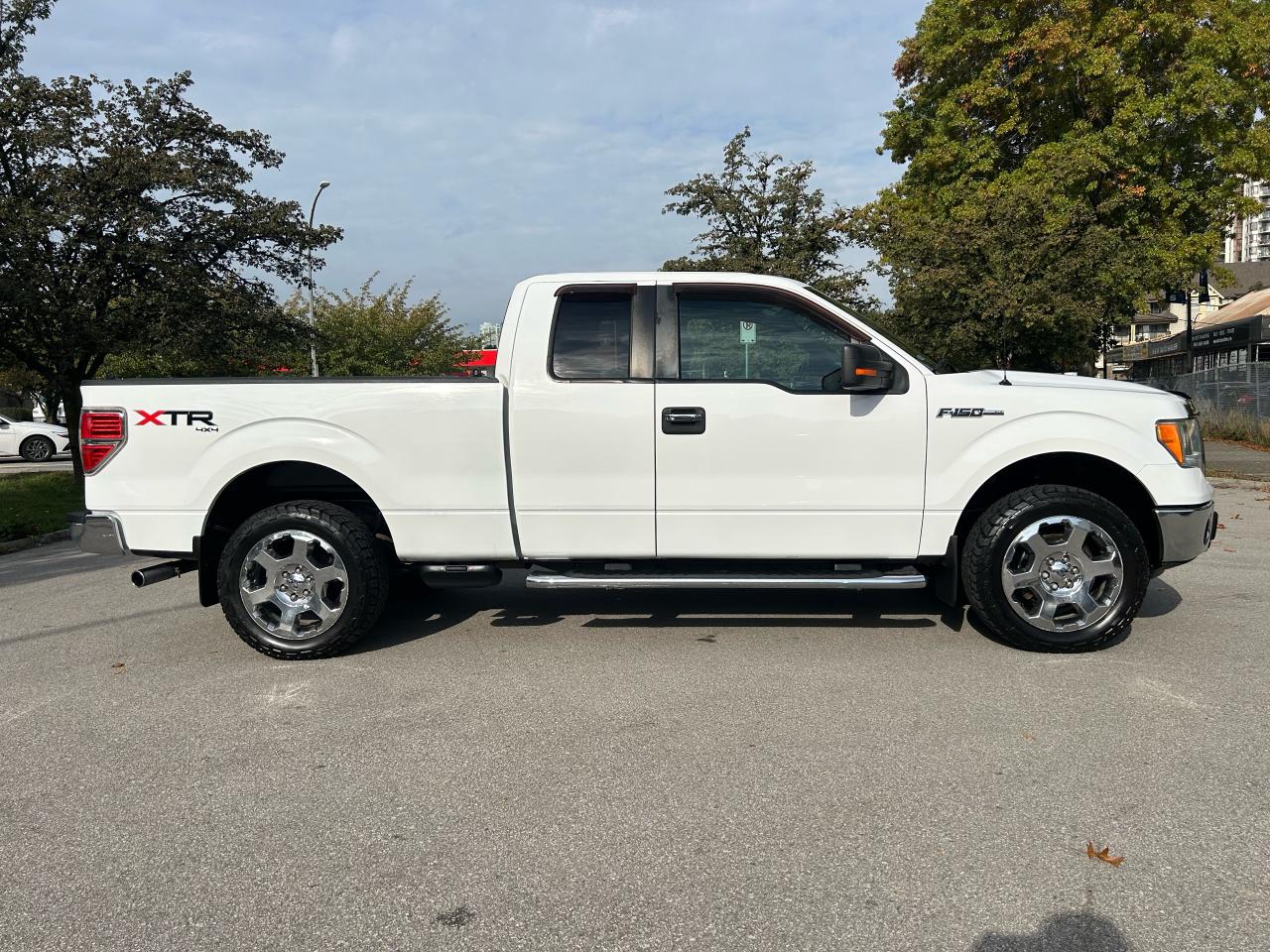2011 Ford F-150 XLT - Photo #5