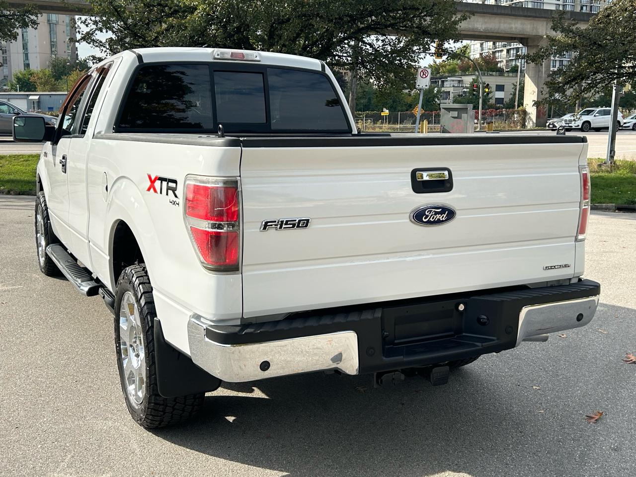 2011 Ford F-150 XLT - Photo #3