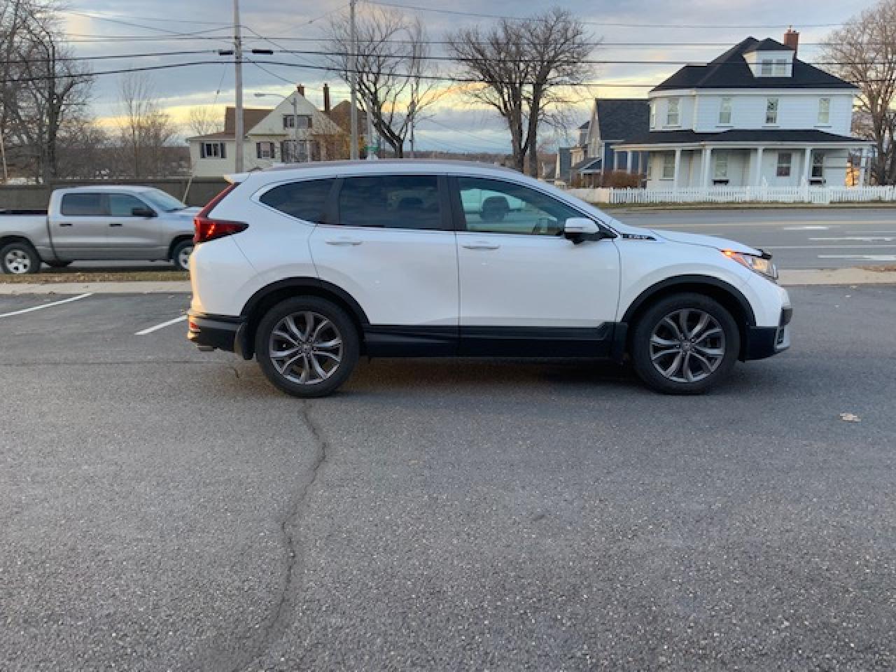 2020 Honda CR-V Sport Photo4