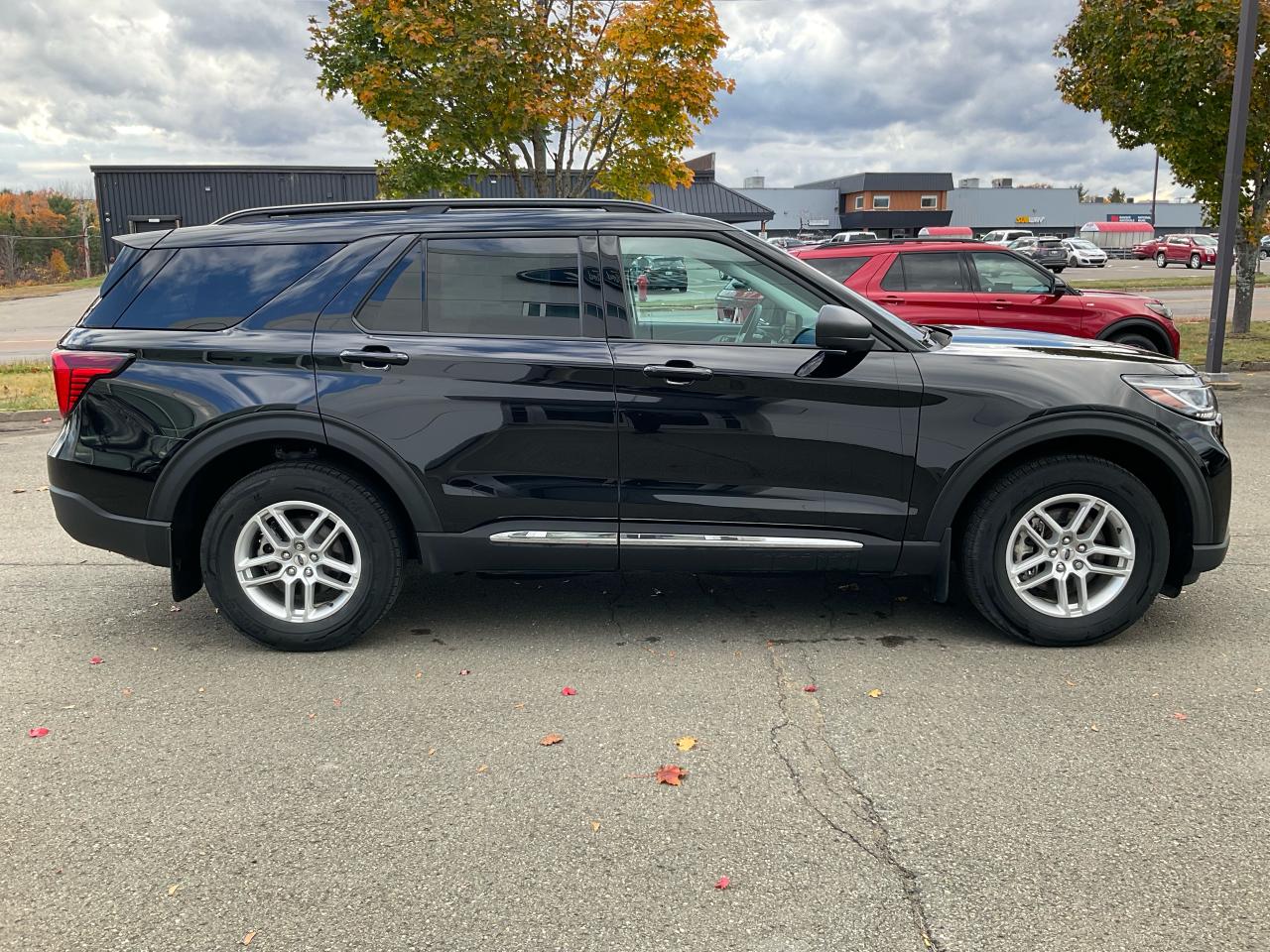 2025 Ford Explorer Active Photo5