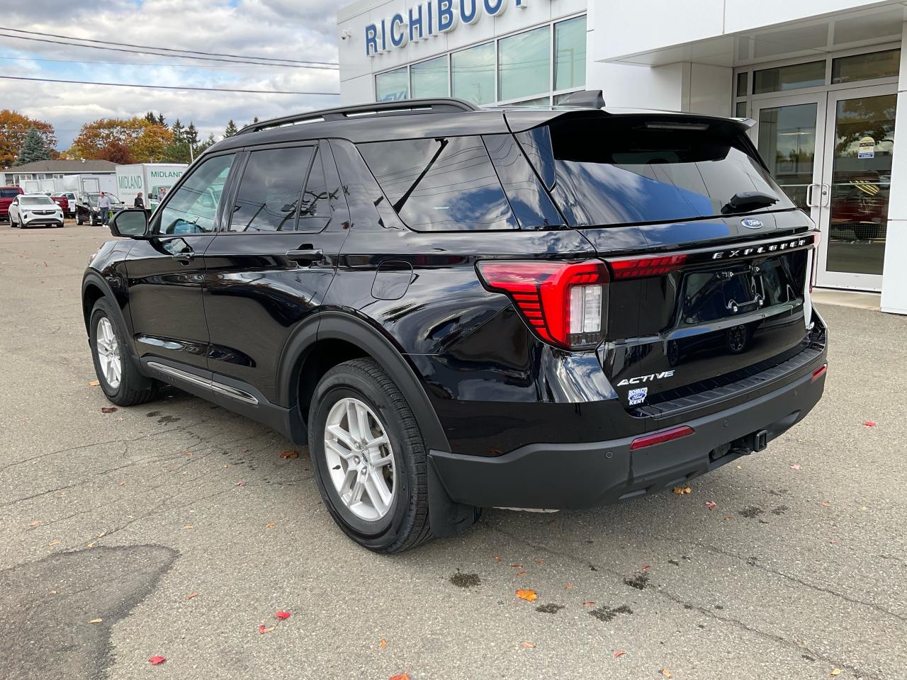 2025 Ford Explorer Active Photo5