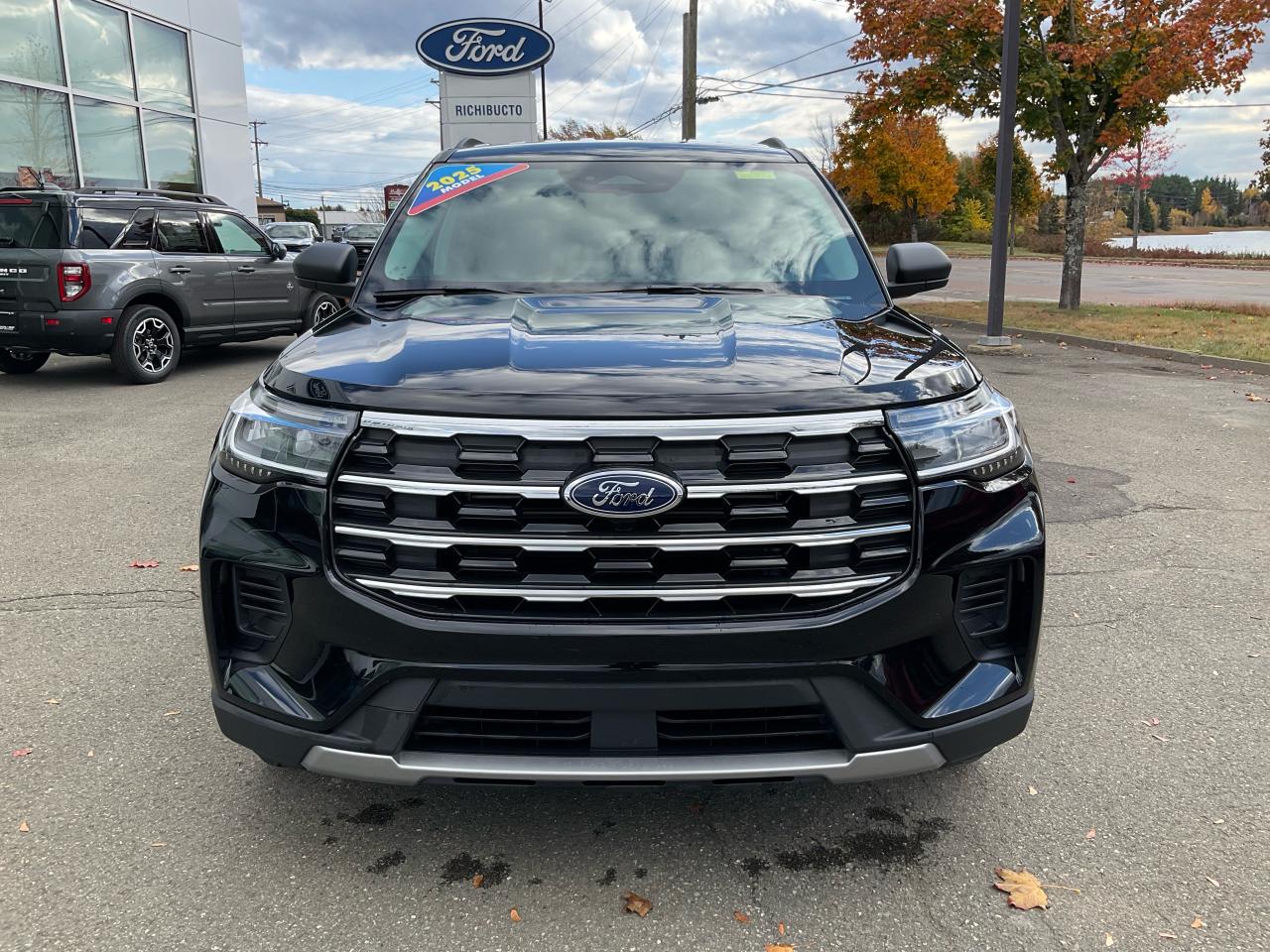 2025 Ford Explorer Active Photo