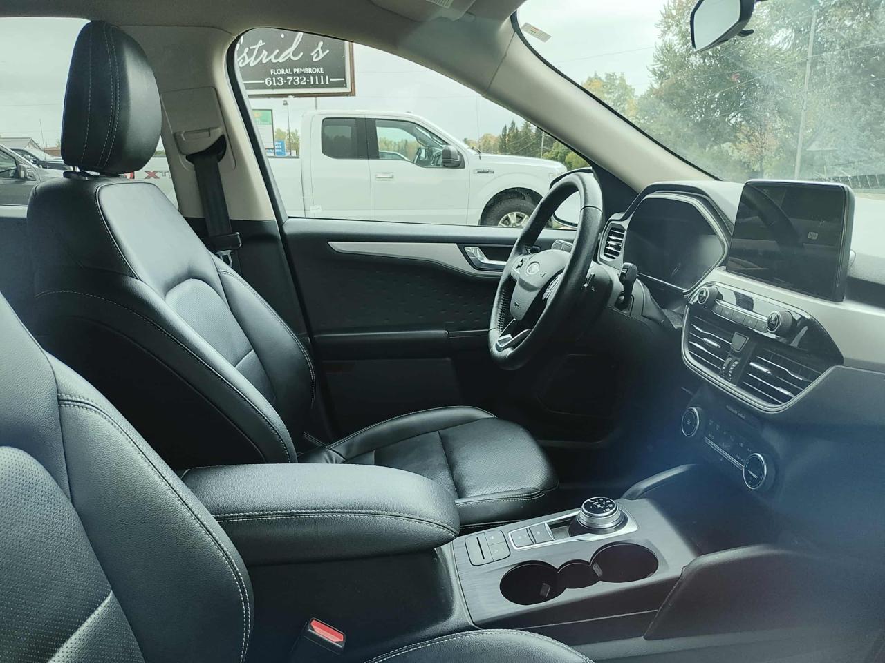 2020 Ford Escape SEL Photo