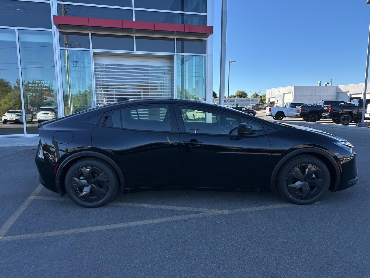 2026 Toyota Prius Plug-In Hybrid SE Photo