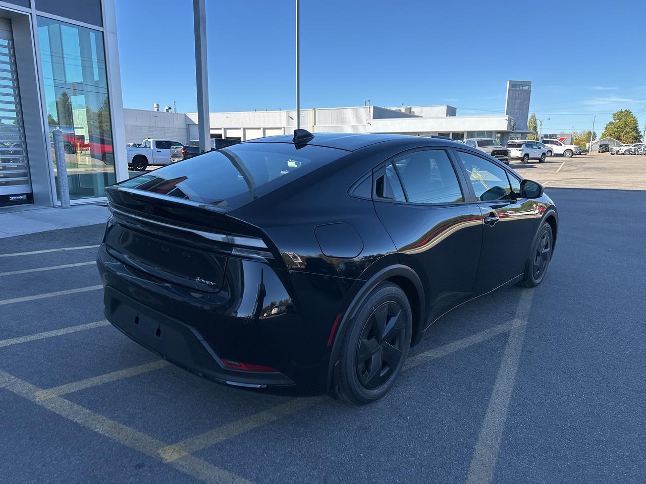 2026 Toyota Prius Plug-In Hybrid SE Photo4