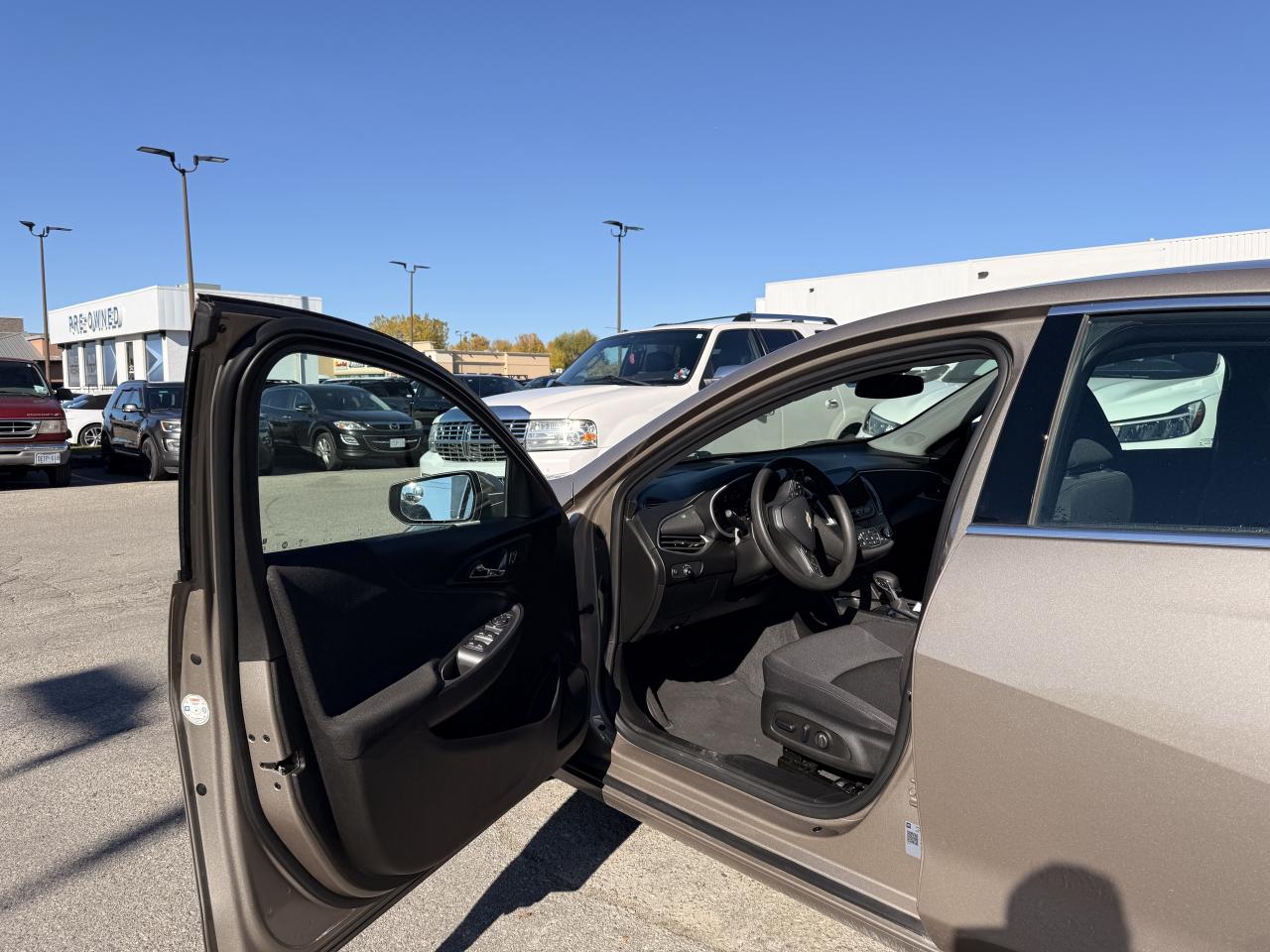 2023 Chevrolet Malibu 1LT Photo4