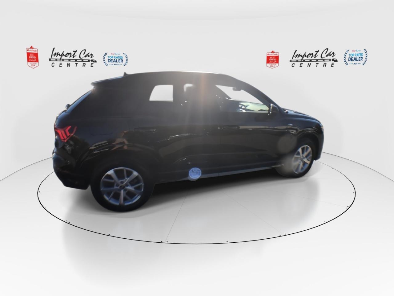 2024 Audi Q3 45 Komfort LEATHER, PANO. ROOF, HTD. SEATS & STEER Photo