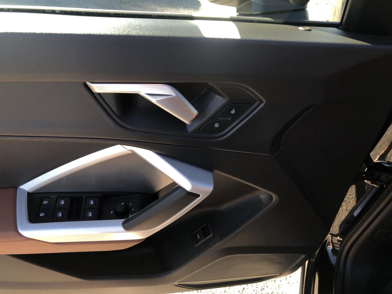 2024 Audi Q3 45 Komfort LEATHER, PANO. ROOF, HTD. SEATS & STEER Photo