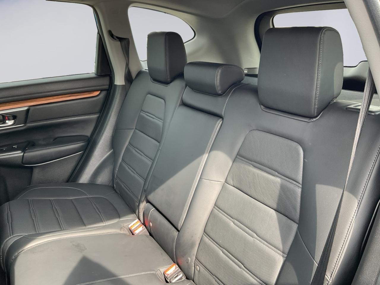 2021 Honda CR-V 1.5L Sunroof! Leather Interior! Charging Pad! Photo