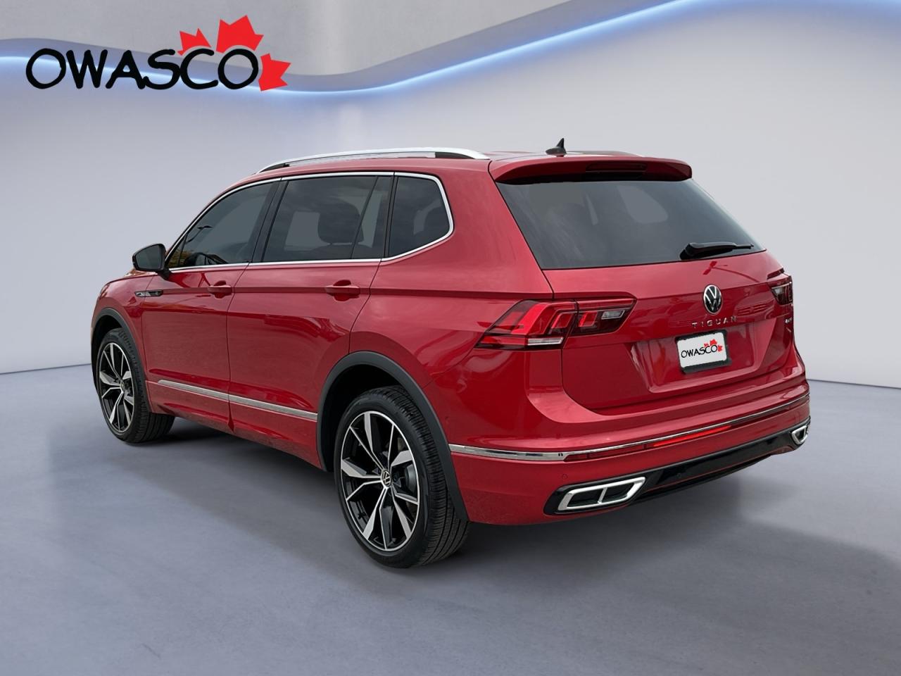 2024 Volkswagen Tiguan 2.0L One Owner! Leather! Sunroof! Why Buy New? Photo3