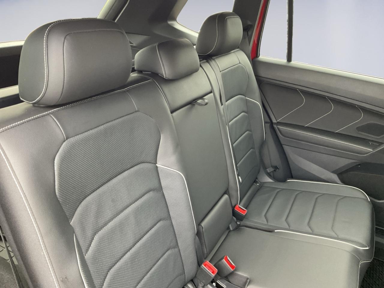 2024 Volkswagen Tiguan 2.0L One Owner! Leather! Sunroof! Why Buy New? Photo