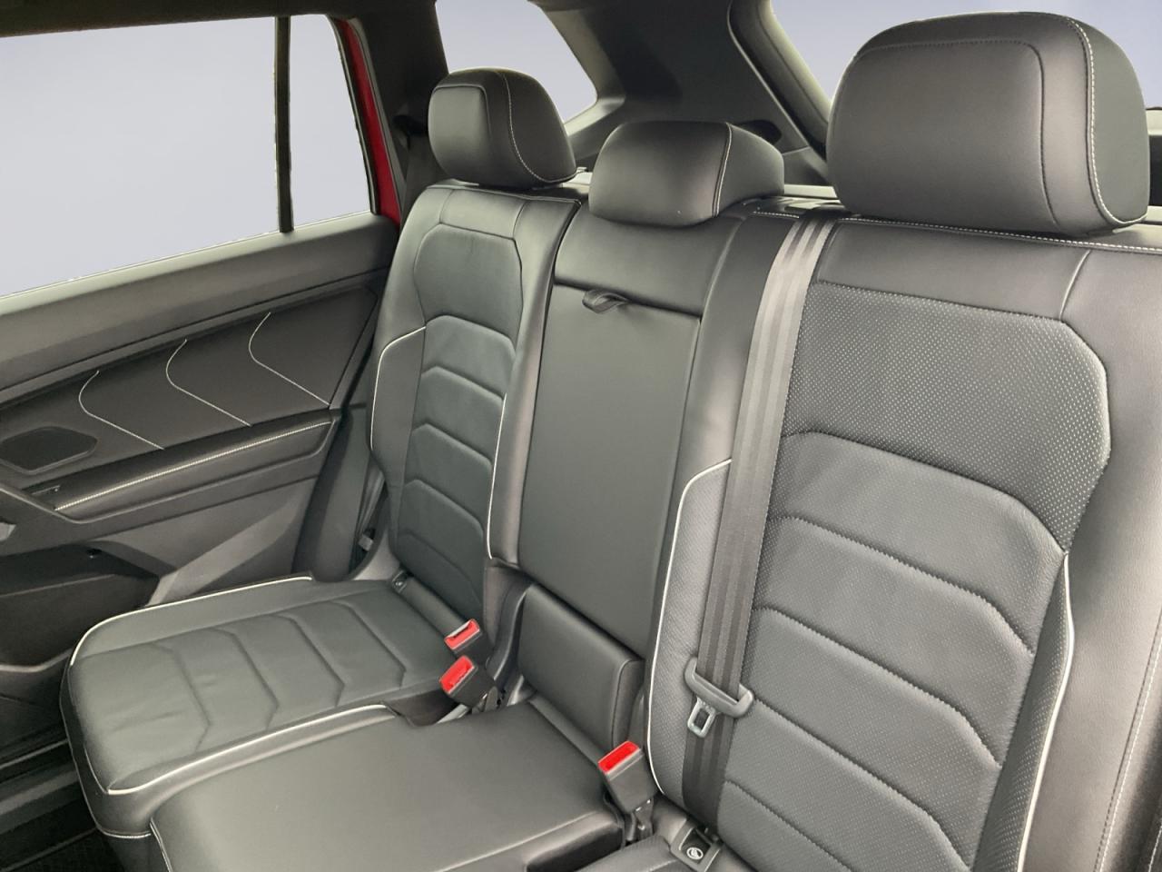 2024 Volkswagen Tiguan 2.0L One Owner! Leather! Sunroof! Why Buy New? Photo