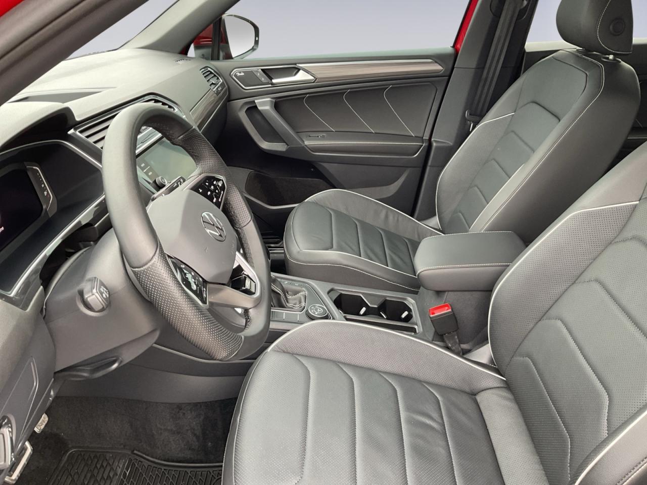 2024 Volkswagen Tiguan 2.0L One Owner! Leather! Sunroof! Why Buy New? Photo