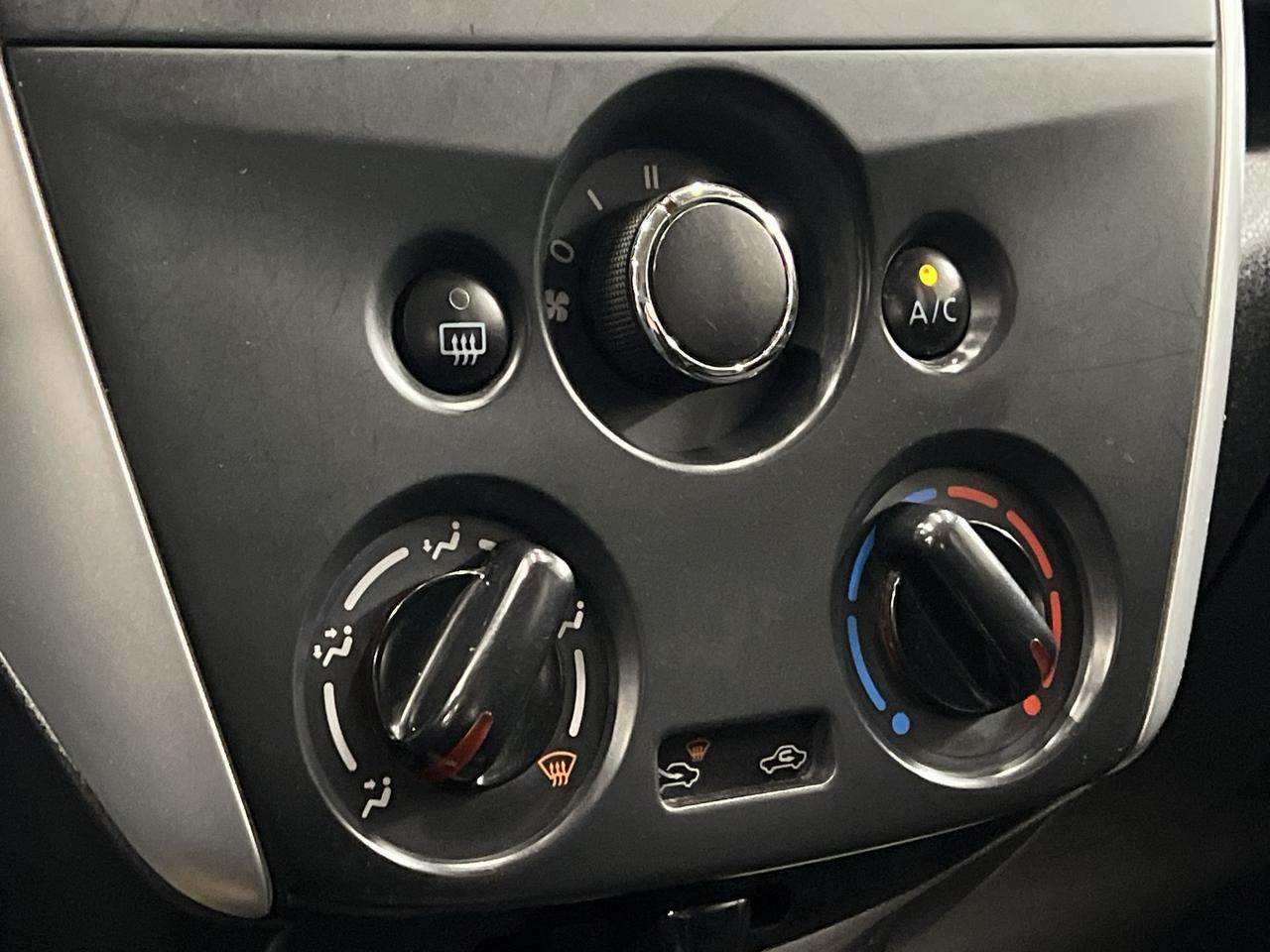 2015 Nissan Versa Note AUTOMATIC |CERTIFIED | BLUETOOTH | A/C | CD PLAYER Photo