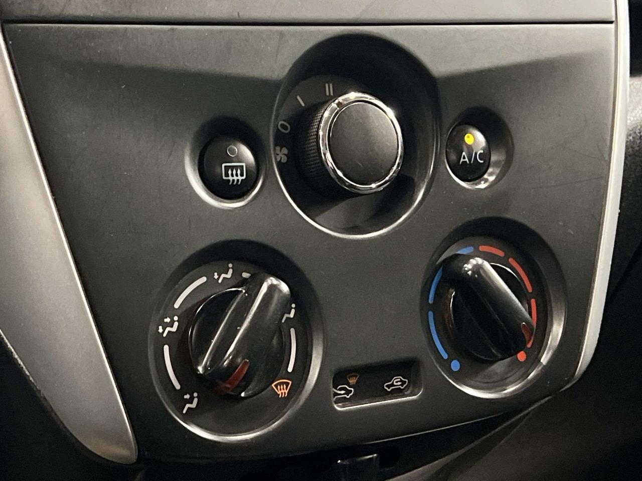 2015 Nissan NOTE AUTOMATIC |CERTIFIED | BLUETOOTH | A/C | CD PLAYER Photo