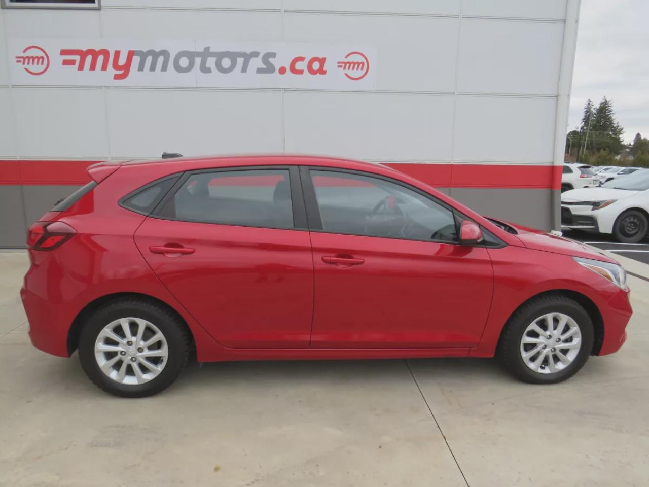2019 Hyundai Accent Preferred (**LOW KM!!**CLEAN TITLE/NO ACCIDENTS!!**SAFETY/CERTIFIED!!**WINTER TIRES!!**HEATED SEATS**ALLOY RIMS**REVERSE CAMERA**A/C**USB/AUX**CRUISE CONTROL**BLUETOOTH**) Photo