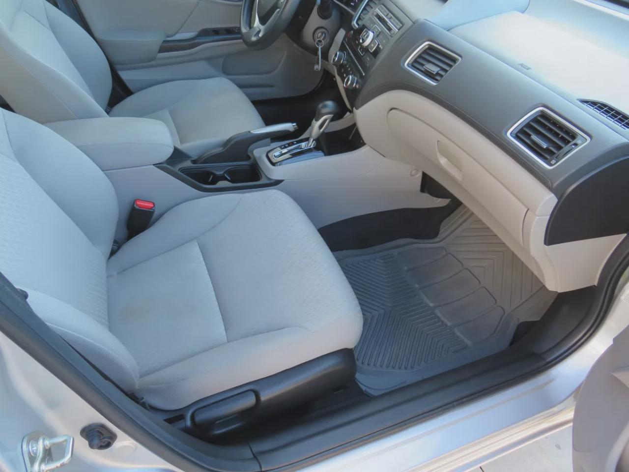 2015 Honda Civic Sedan LX (**LOW KM!!**CLEAN TITLE/NO ACCIDENTS!!**SAFETY/CERTIFIED!!**ALLOY RIMS**AUTOMATIC**A/C**HEATED SEATS**POWER WINDOWS**POWER LOCKS**ECON MODE**) Photo