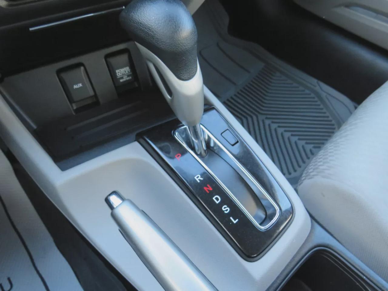 2015 Honda Civic Sedan LX (**LOW KM!!**CLEAN TITLE/NO ACCIDENTS!!**SAFETY/CERTIFIED!!**ALLOY RIMS**AUTOMATIC**A/C**HEATED SEATS**POWER WINDOWS**POWER LOCKS**ECON MODE**) Photo