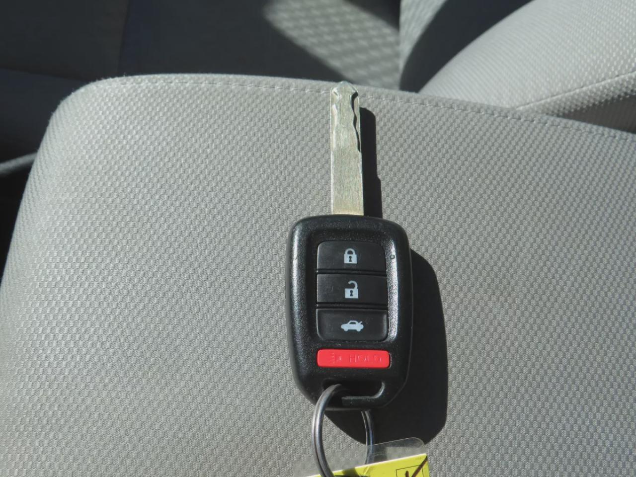 2015 Honda Civic Sedan LX (**LOW KM!!**CLEAN TITLE/NO ACCIDENTS!!**SAFETY/CERTIFIED!!**ALLOY RIMS**AUTOMATIC**A/C**HEATED SEATS**POWER WINDOWS**POWER LOCKS**ECON MODE**) Photo