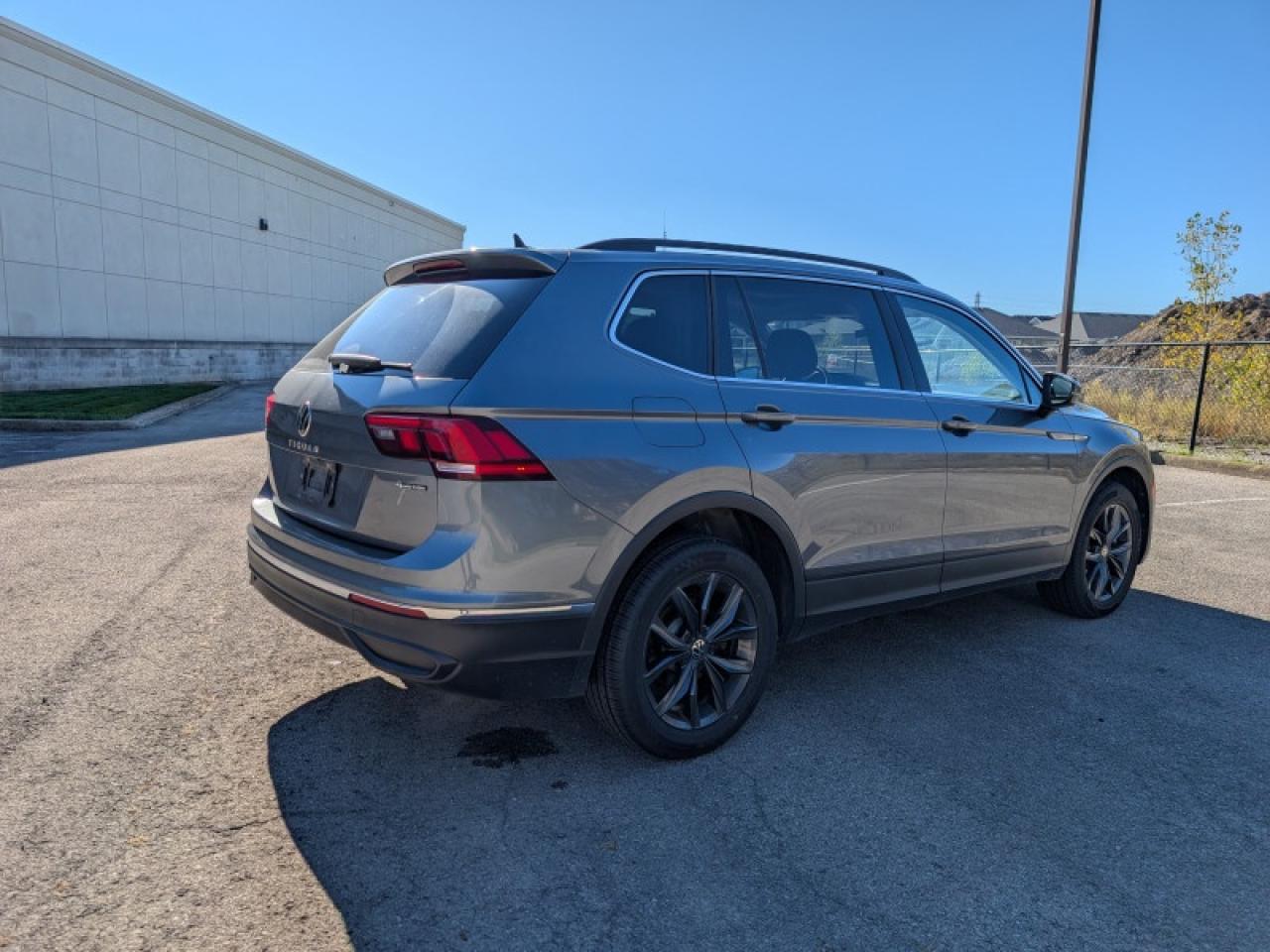 2022 Volkswagen Tiguan Comfortline w/Moonroof  **PANO SUNROOF** Photo4