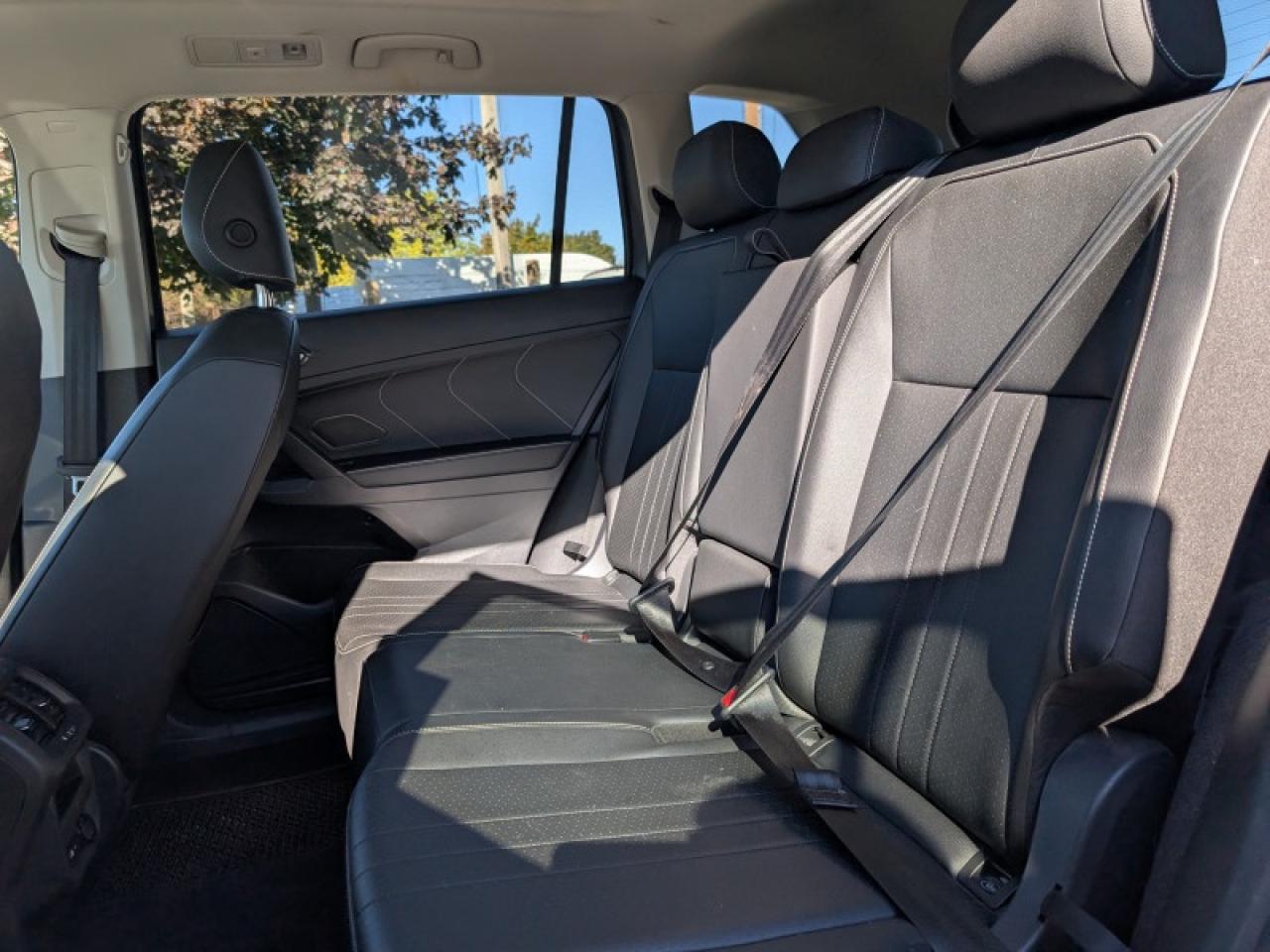 2022 Volkswagen Tiguan Comfortline w/Moonroof  **PANO SUNROOF** Photo