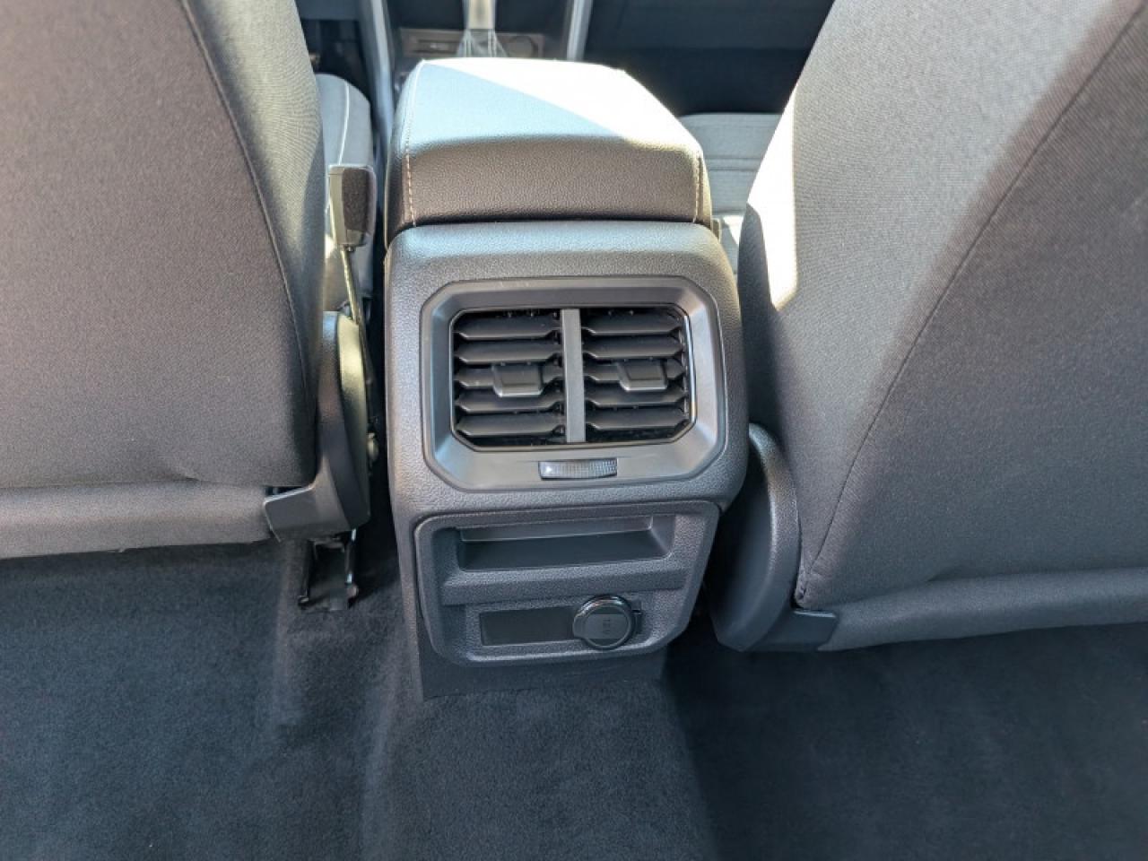 2022 Volkswagen Tiguan Trendline  **BLIND SPOT - HTD SW** Photo