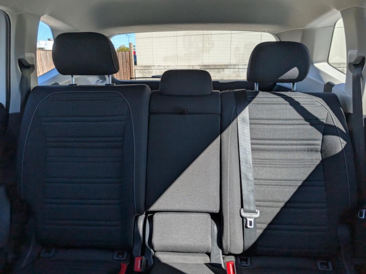 2022 Volkswagen Tiguan Trendline  **BLIND SPOT - HTD SW** Photo