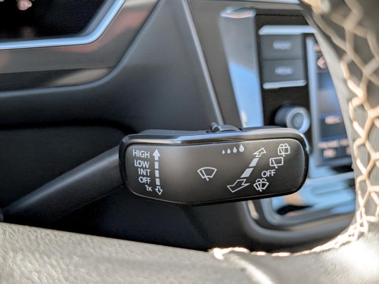 2022 Volkswagen Tiguan Trendline  **BLIND SPOT - HTD SW** Photo