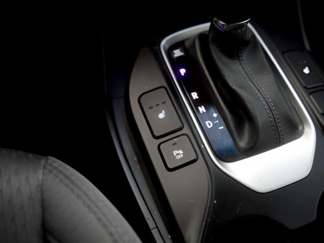 2018 Hyundai Santa Fe Sport Premium  **VERY LOW KMS** Photo