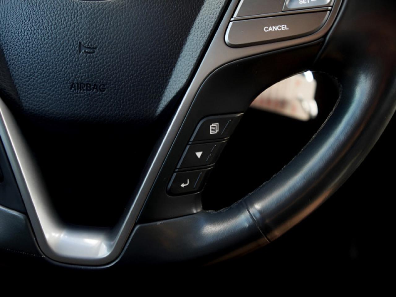 2018 Hyundai Santa Fe Sport Premium  **VERY LOW KMS** Photo