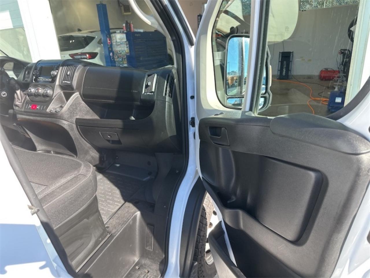 2019 RAM Cargo Van ProMaster 1500 Low Roof 118 Photo5