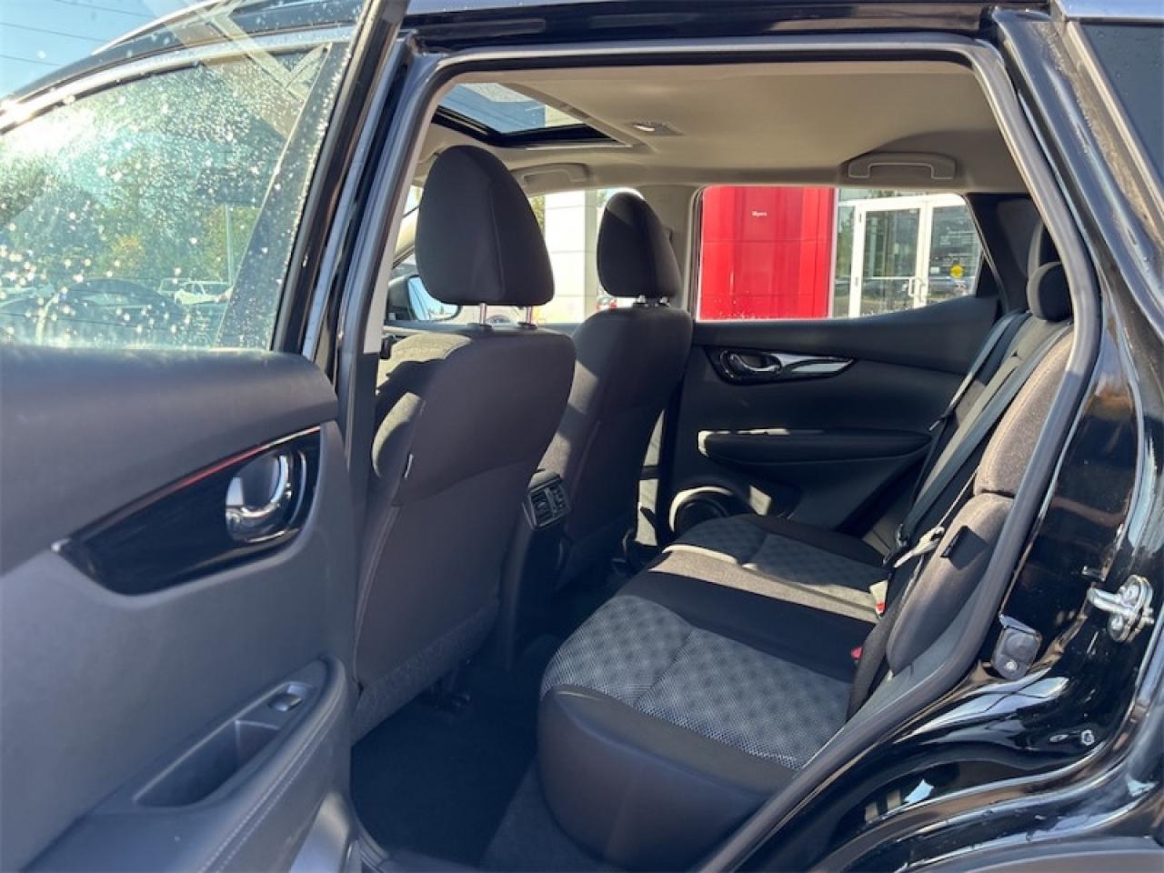 2023 Nissan Qashqai SV AWD  - Sunroof -  Heated Seats Photo