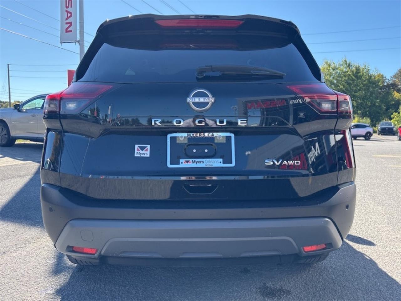 2023 Nissan Rogue SV Moonroof  One Owner Lease Return, CLEAN Photo4