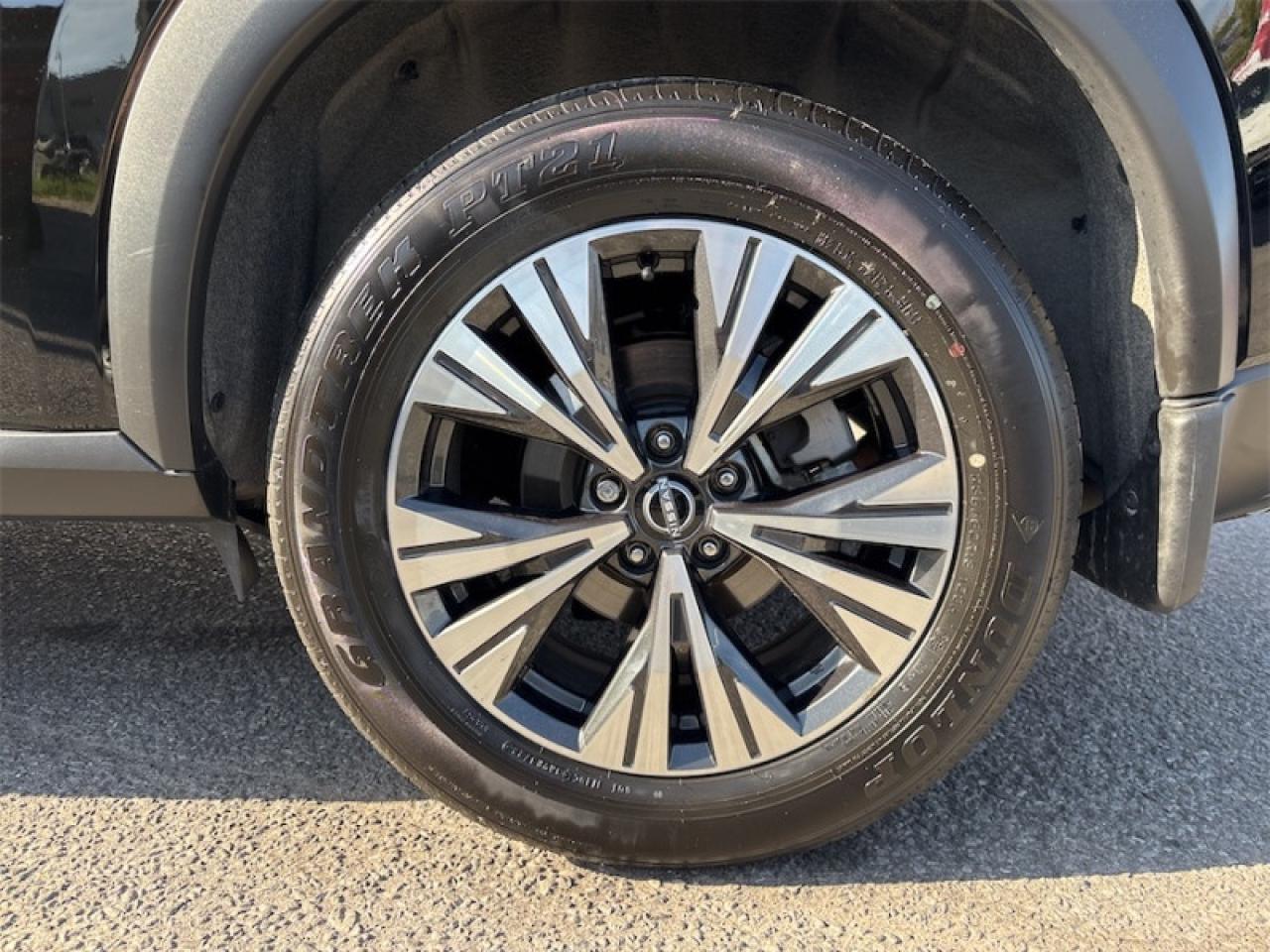 2023 Nissan Rogue SV Moonroof  One Owner Lease Return, CLEAN Photo