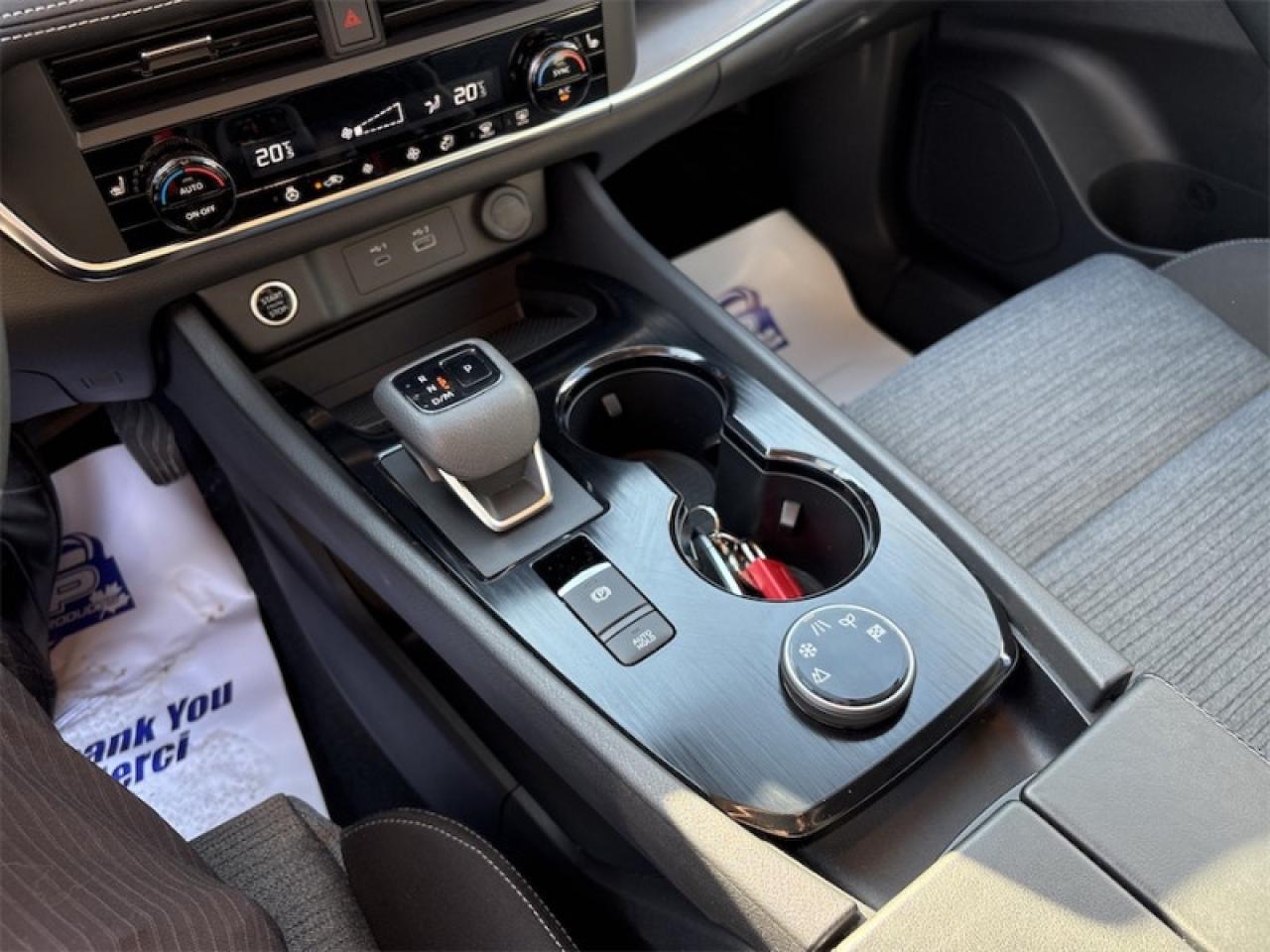 2023 Nissan Rogue SV Moonroof  One Owner Lease Return, CLEAN Photo