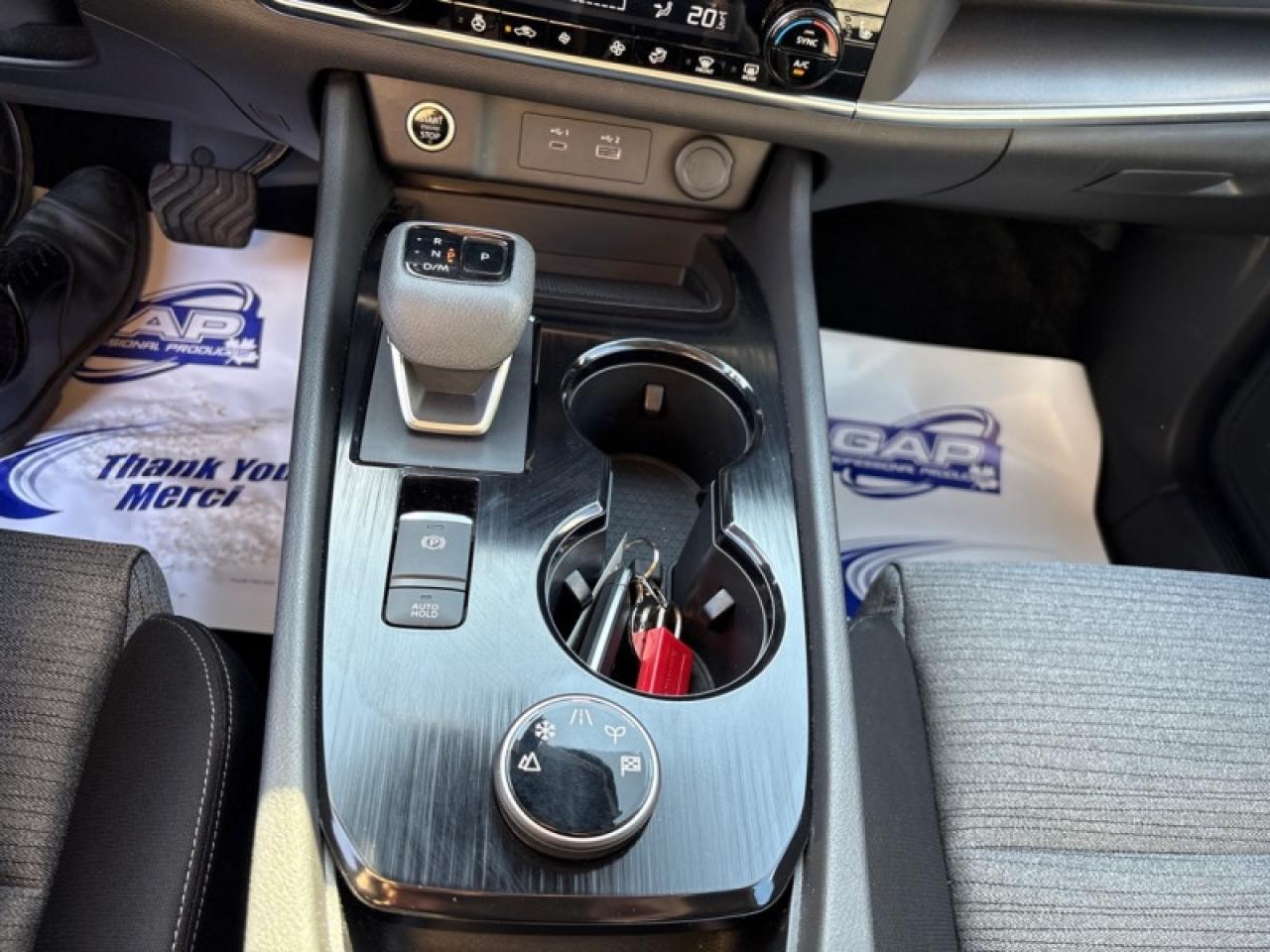 2023 Nissan Rogue SV Moonroof  One Owner Lease Return, CLEAN Photo