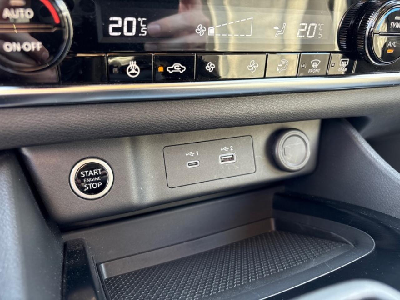 2023 Nissan Rogue SV Moonroof  One Owner Lease Return, CLEAN Photo