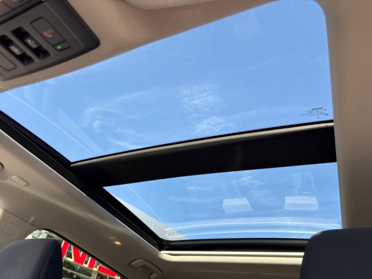 2023 Nissan Rogue SV Moonroof  One Owner Lease Return, CLEAN Photo