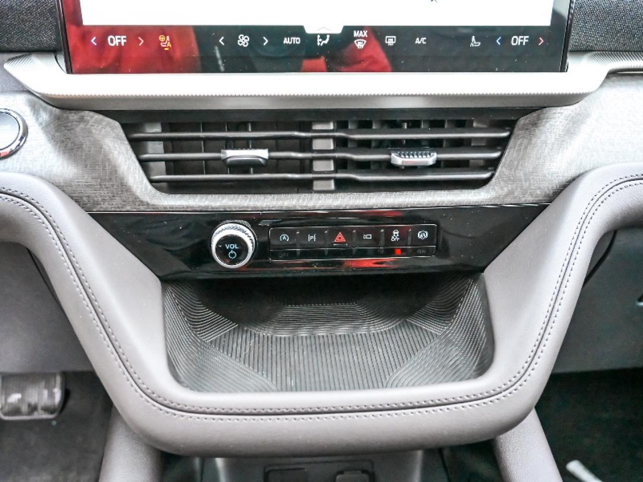 2026 Ford Explorer Platinum Photo