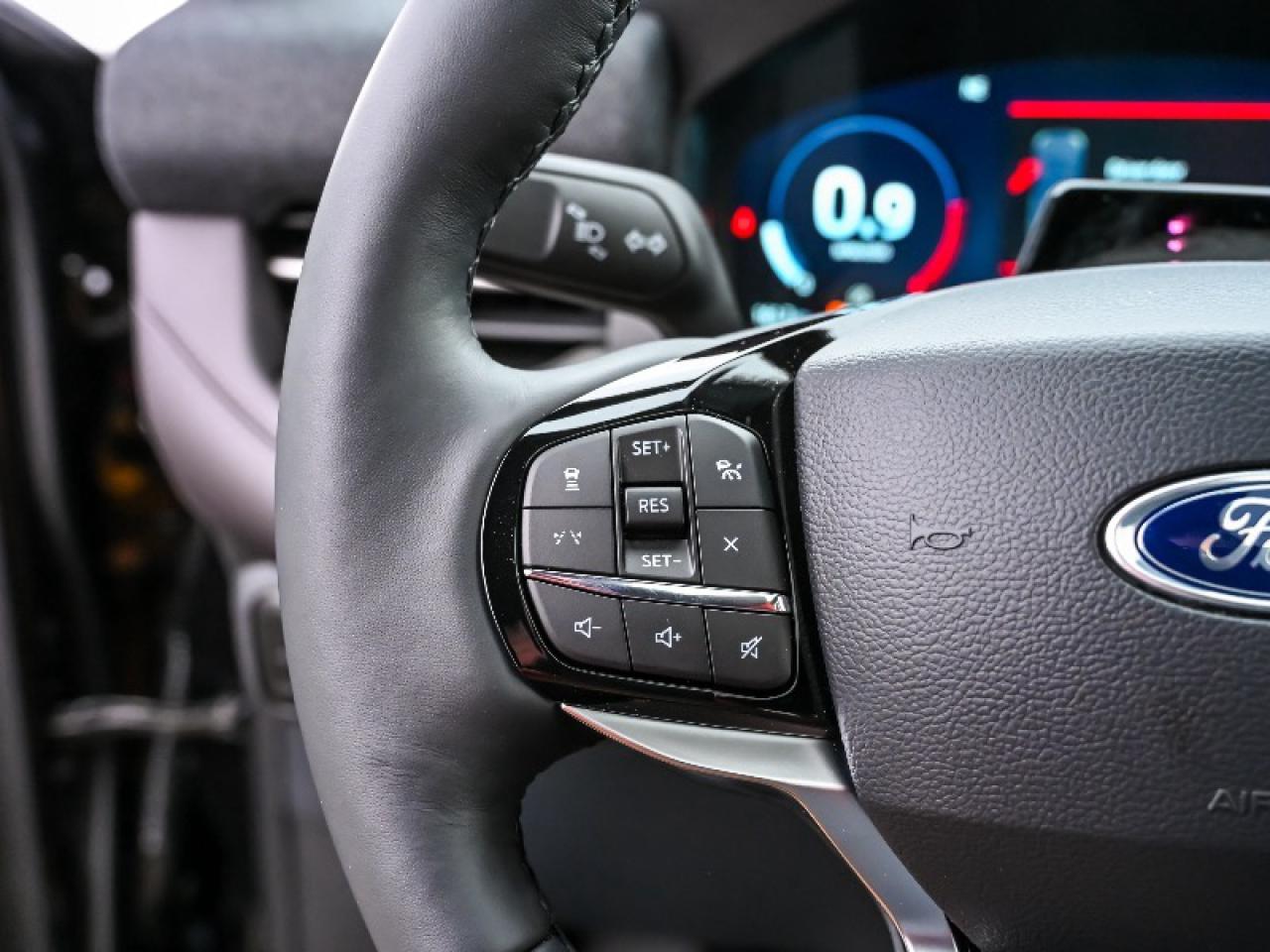 2026 Ford Explorer Platinum Photo