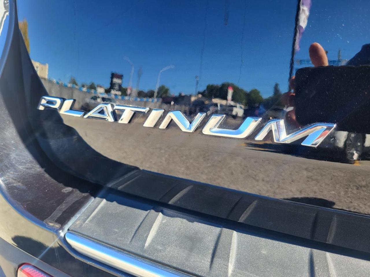 2022 Ford Explorer Platinum 4wd Photo