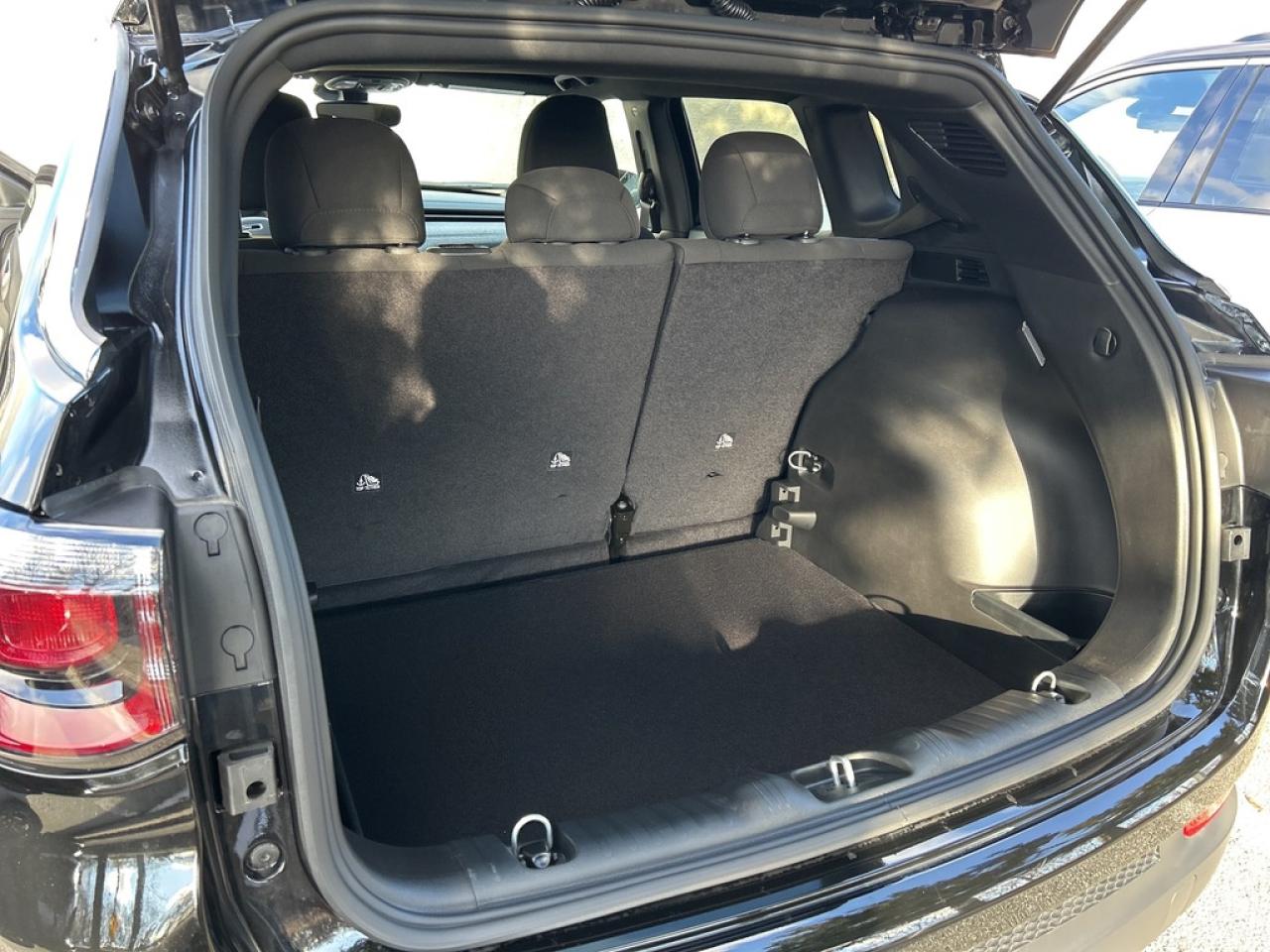 2025 Jeep Compass Sport 4X4/SPORT|HEATEDSEAT|LANEASSIST|COLLISIONWARING Photo