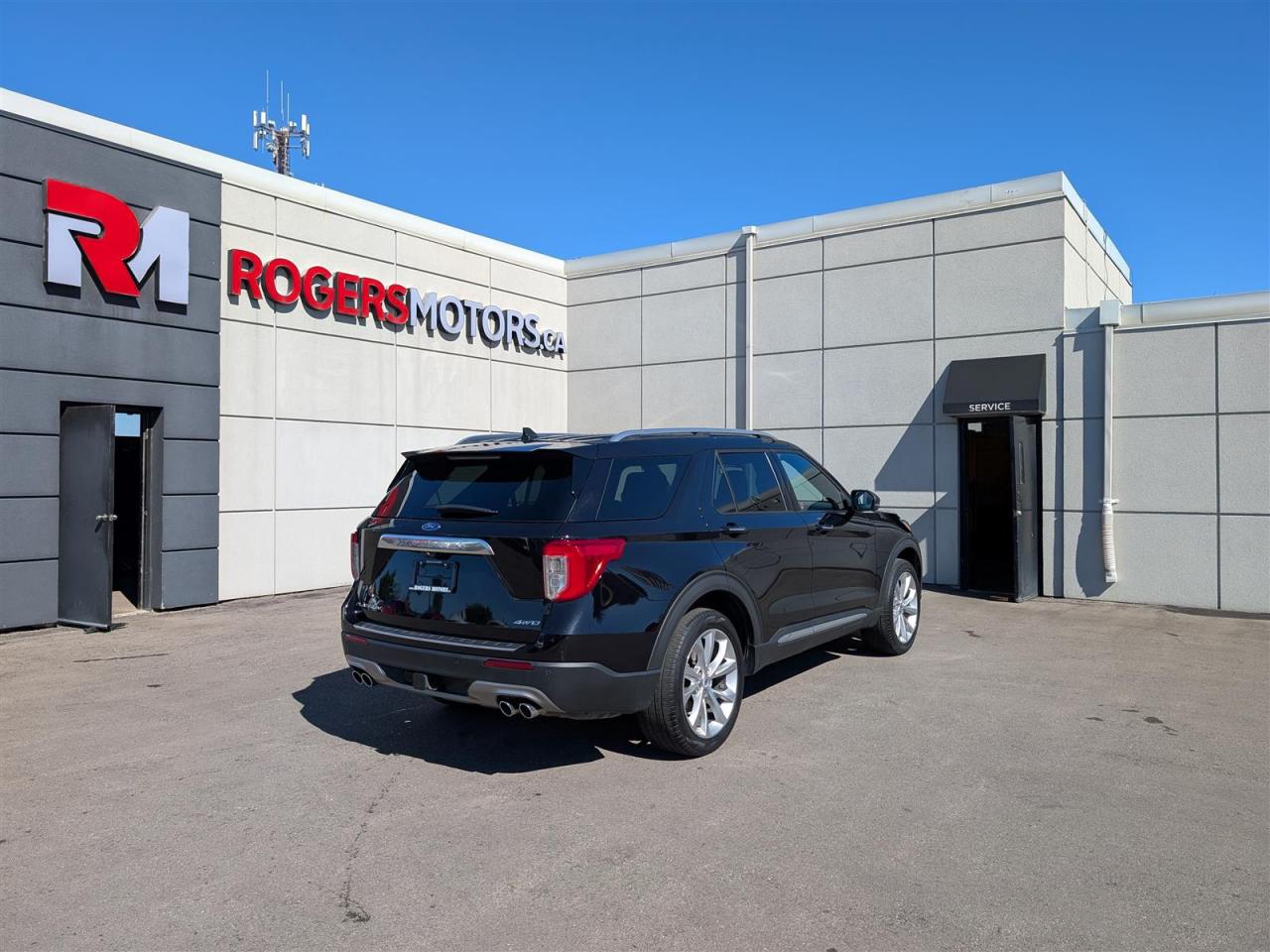 2023 Ford Explorer PLATINUM AWD - PANO ROOF - NAVI - 6 PASS Photo4