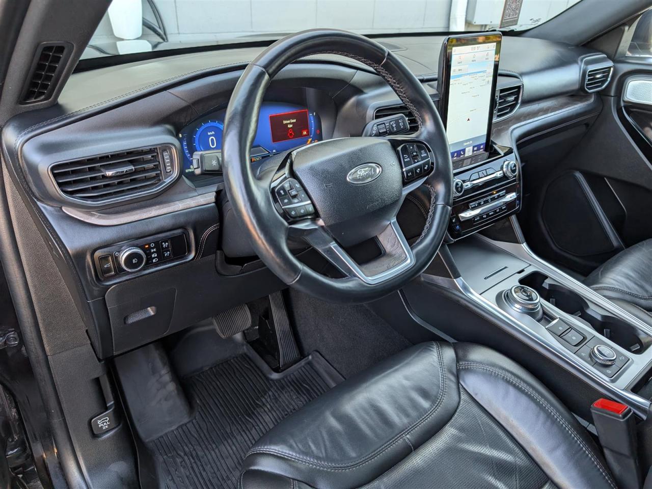 2023 Ford Explorer PLATINUM AWD - PANO ROOF - NAVI - 6 PASS