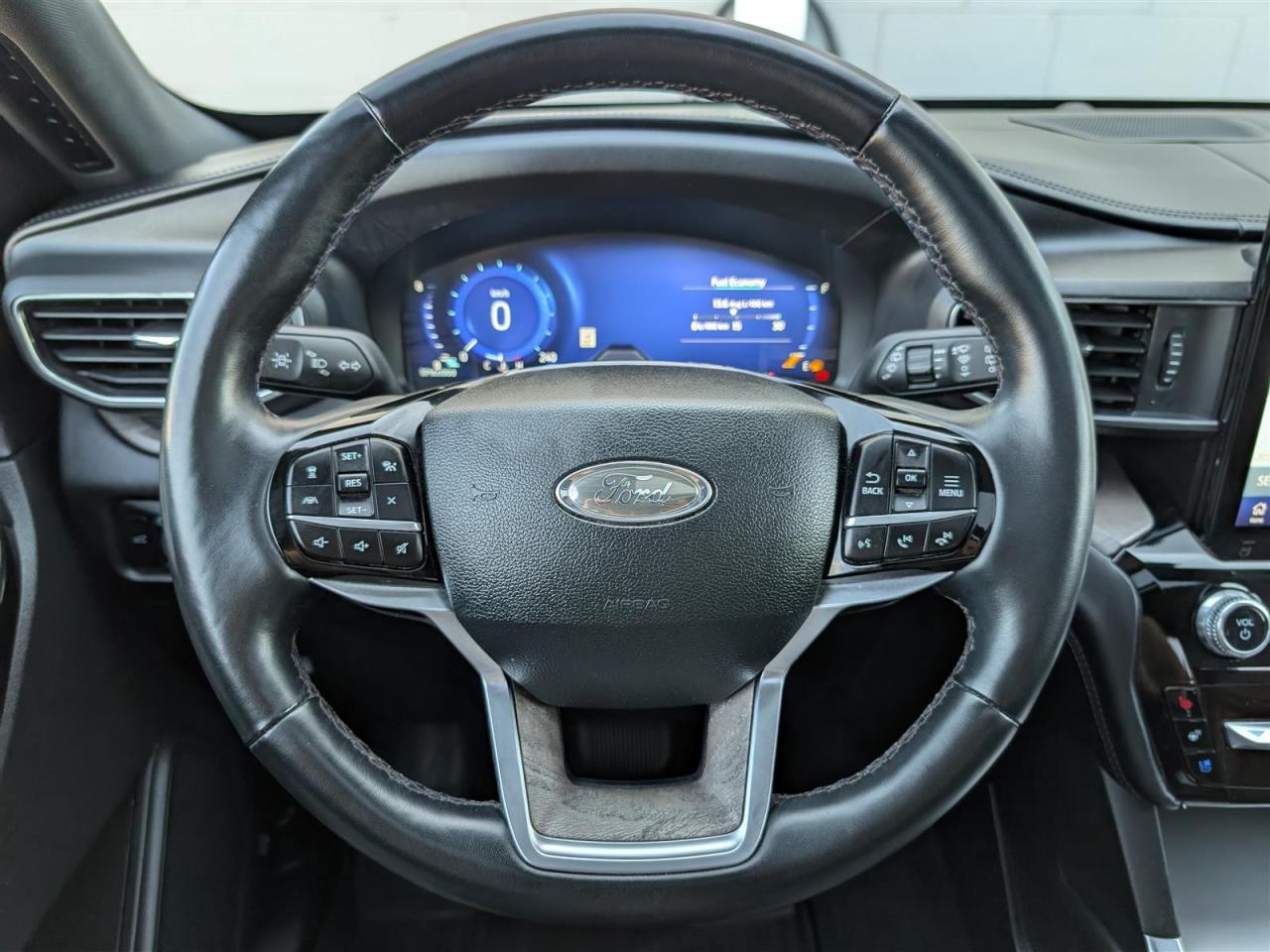 2023 Ford Explorer PLATINUM AWD - PANO ROOF - NAVI - 6 PASS
