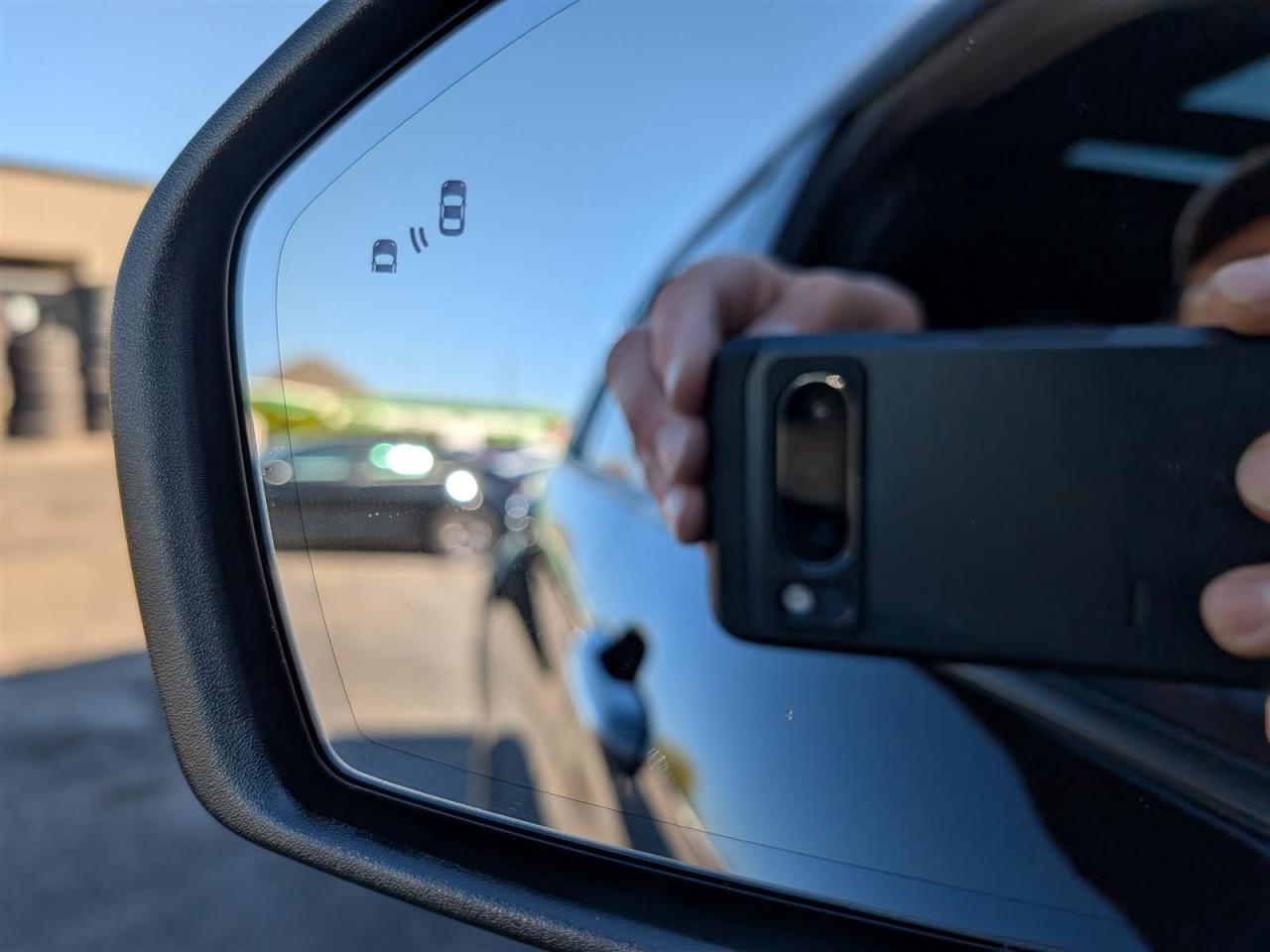 2023 Ford Explorer PLATINUM AWD - PANO ROOF - NAVI - 6 PASS Photo