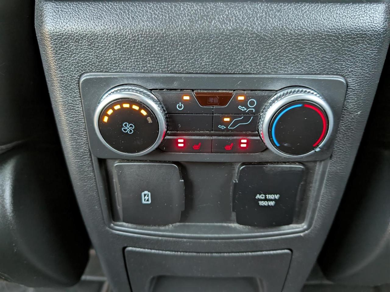 2023 Ford Explorer PLATINUM AWD - PANO ROOF - NAVI - 6 PASS Photo